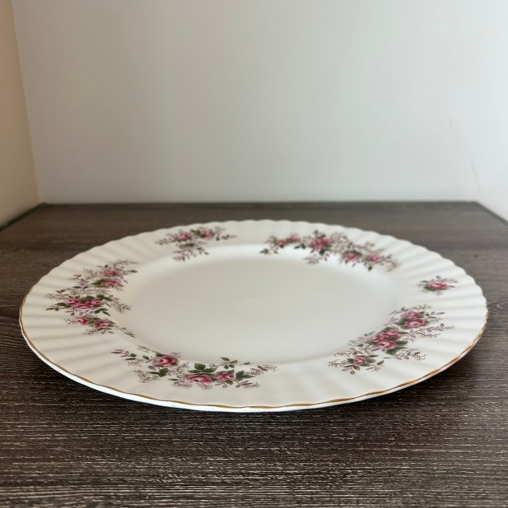 Royal Albert Lavender Rose Dinner Plate Bone China‎ England Pink Floral Gold Rim